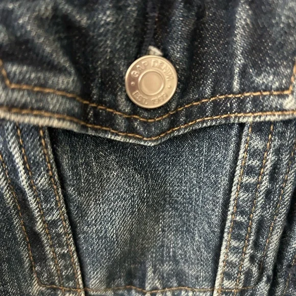 GAP Upcycled Denim Jacket with hand embroidered floral pattern size small - Picture 3 of 6